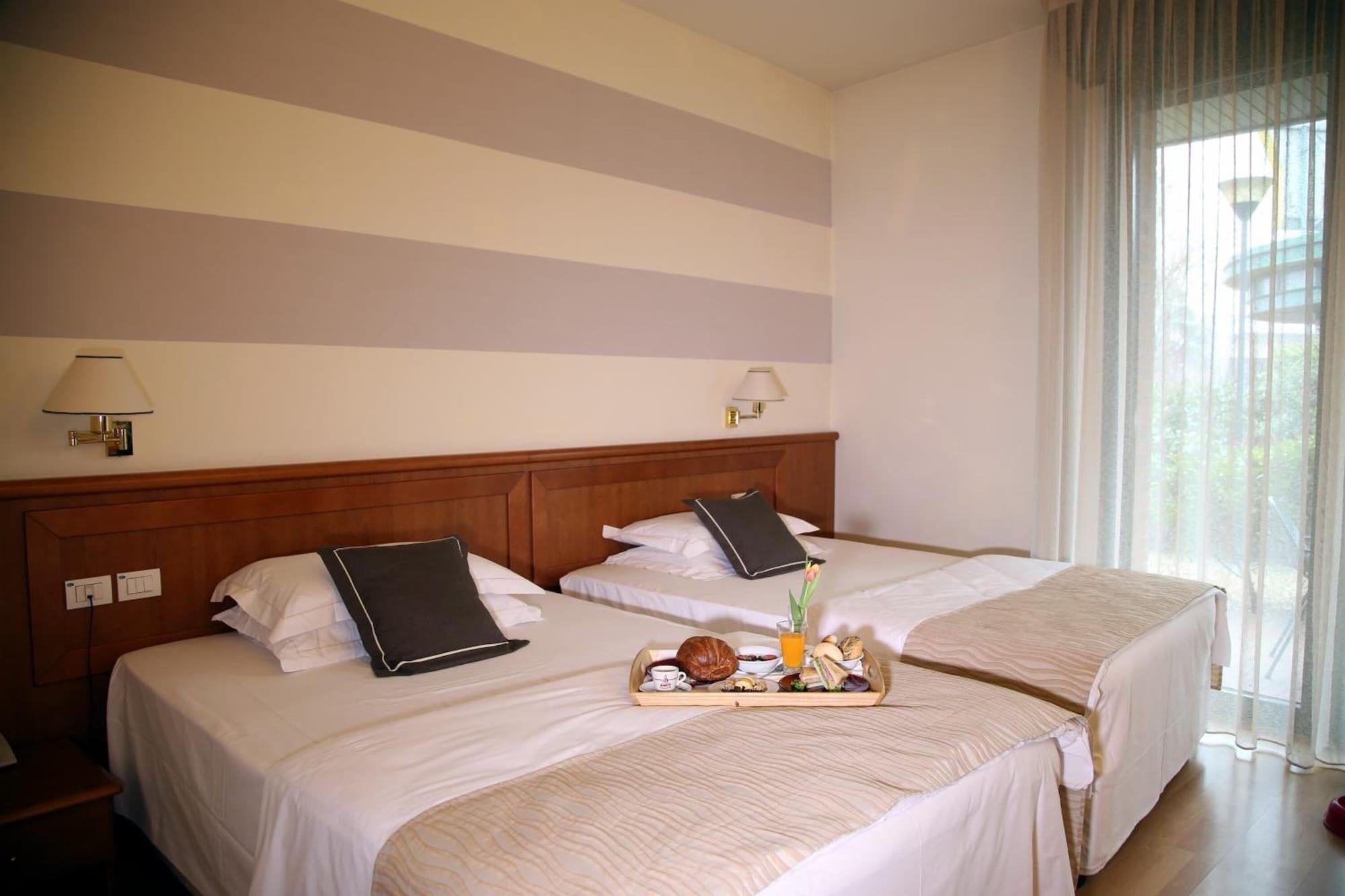 Phi Hotel Emilia Ozzano dell'Emilia Exterior foto